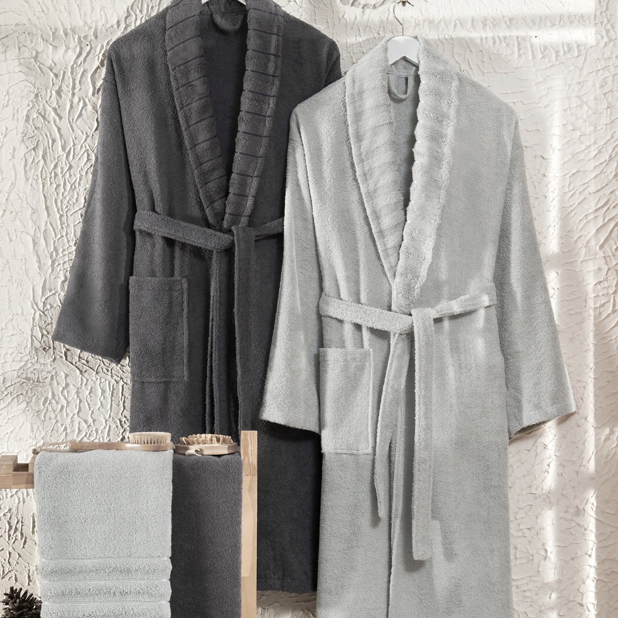 Carla- 4'lü  Havlulu Açık Gri-Antrasit Bornoz Aile Seti